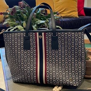Gently used Tory Burch handbag